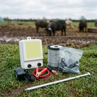 Комплект электропастуха для свиней AGRI 4500 на деревянные столбики, 1 га